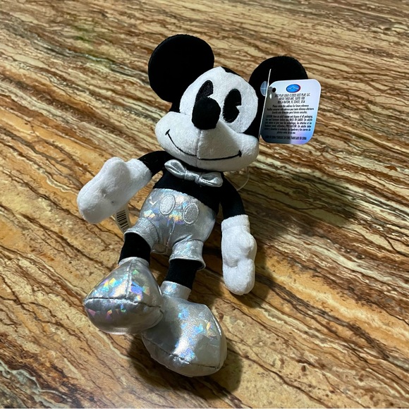 Disney - Picture 3 of 6